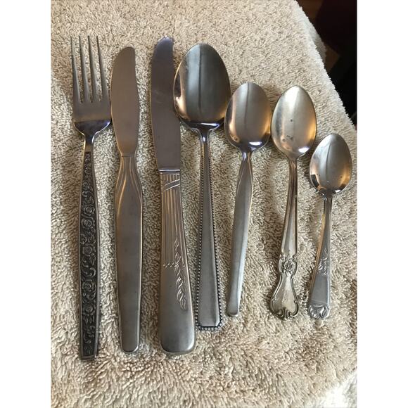 Vintage Lot of Silverware Some Tarnished Fork Spoons And Knifes Mixed 7 Pcs - Picture 1 of 7